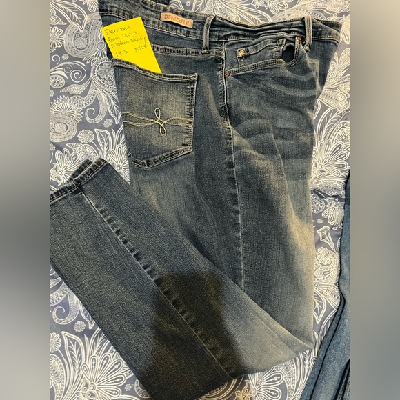 Denizen from Levi’s - Picture 1 of 1